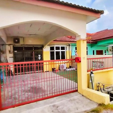 Homestay Melewar 파리트 라자 외부 사진